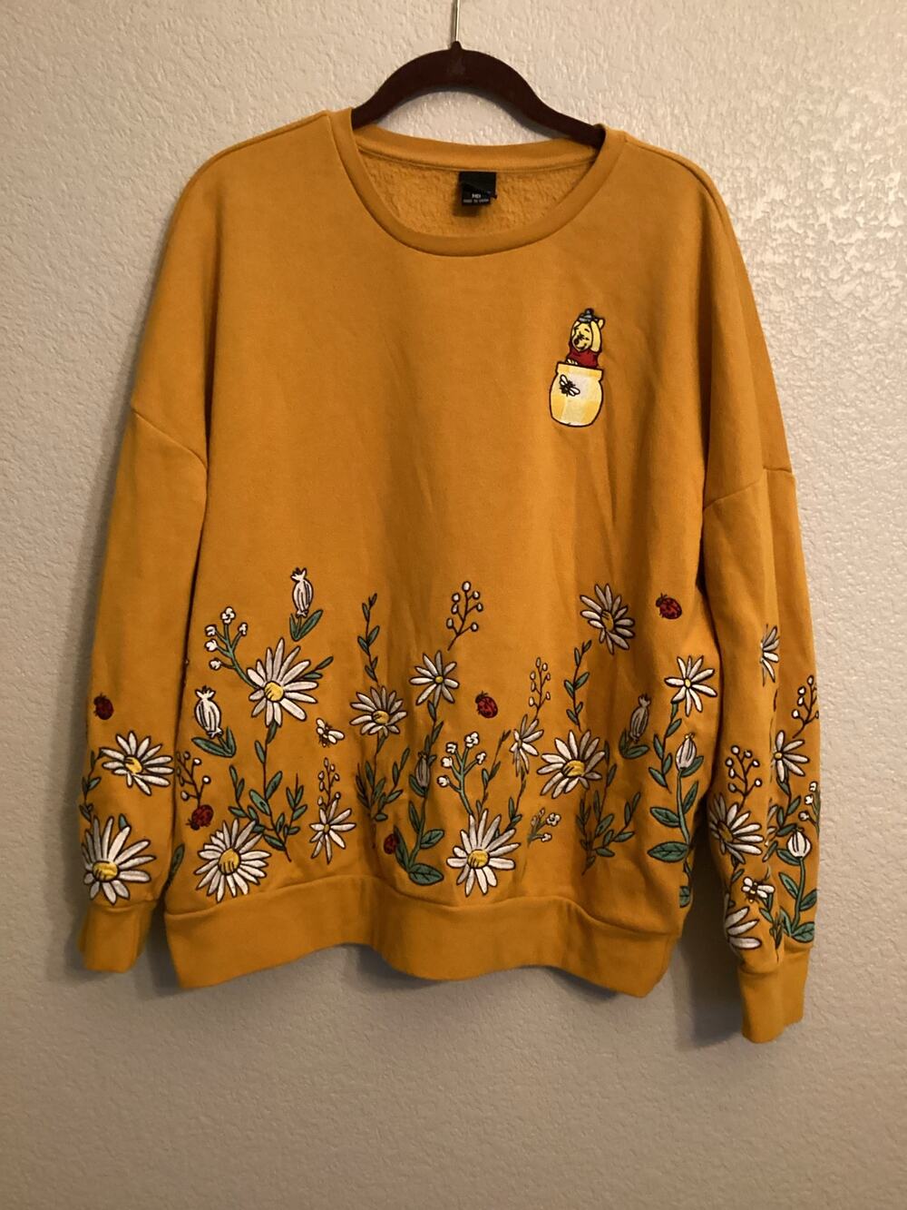 Our Universe Disney Winnie the Pooh Wildflower Crewneck - BoxLunch Exclusive M